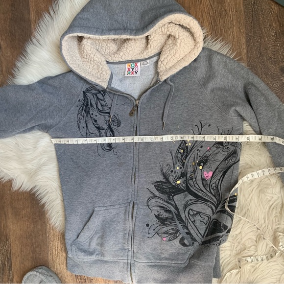 Roxy Gray Hoodie with Artistic Design - Picture 6 of 7